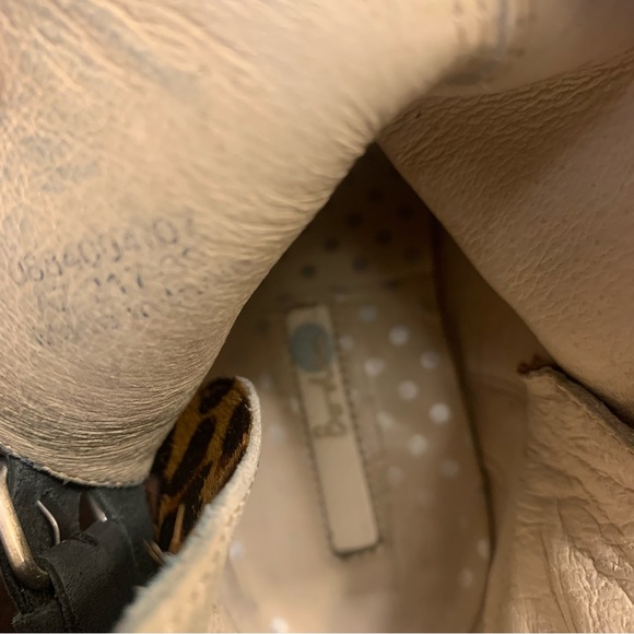 Boden Genuine Leather Wood Block Stacked Heel Calf-Hair Ankle Booties Size 39 - Picture 14 of 16